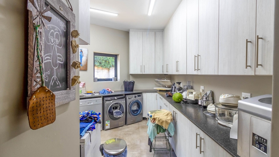 9 Bedroom Property for Sale in Onrus Western Cape